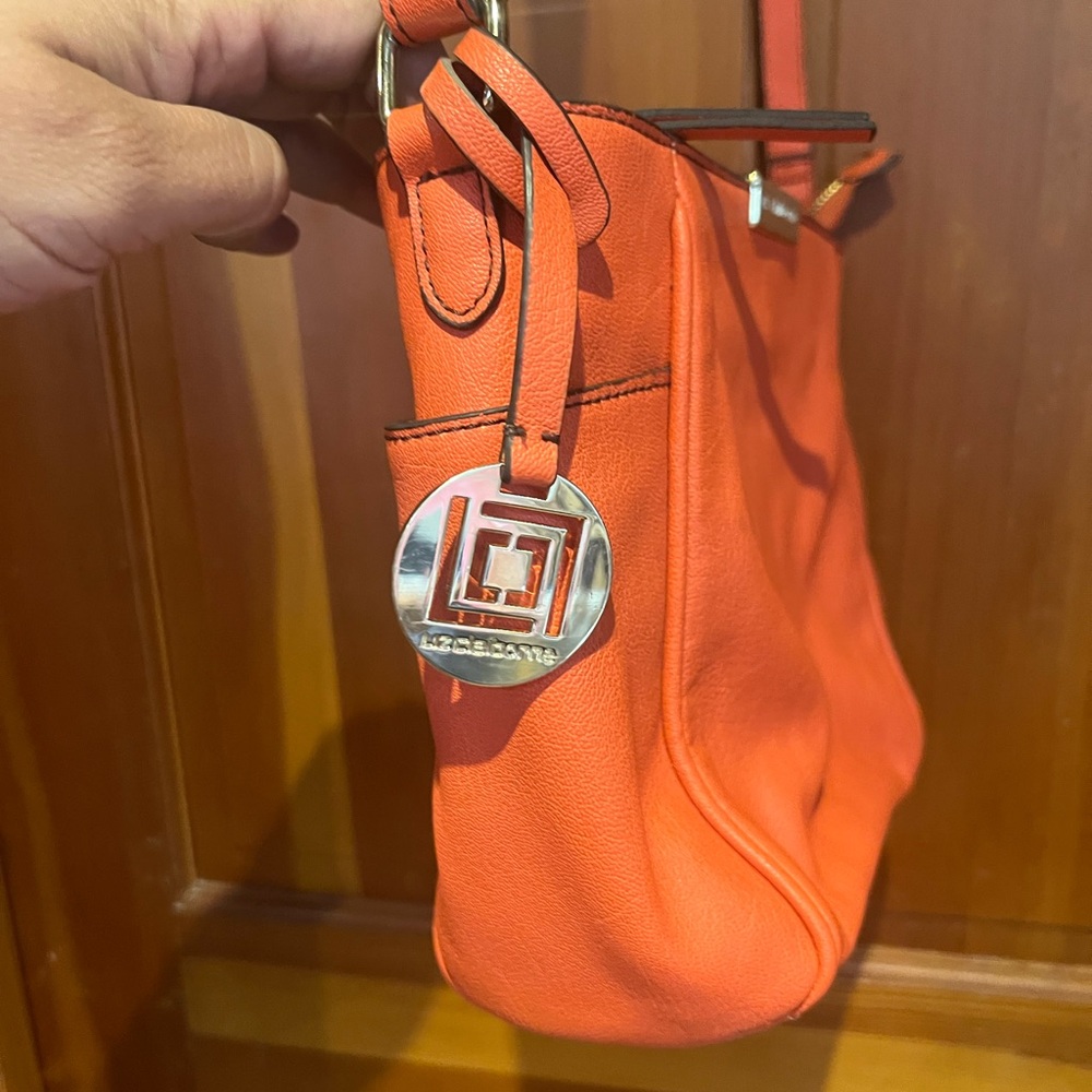 Liz Claiborne Orange Crossbody Bag with Adjustable Strap - Picture 4 of 10